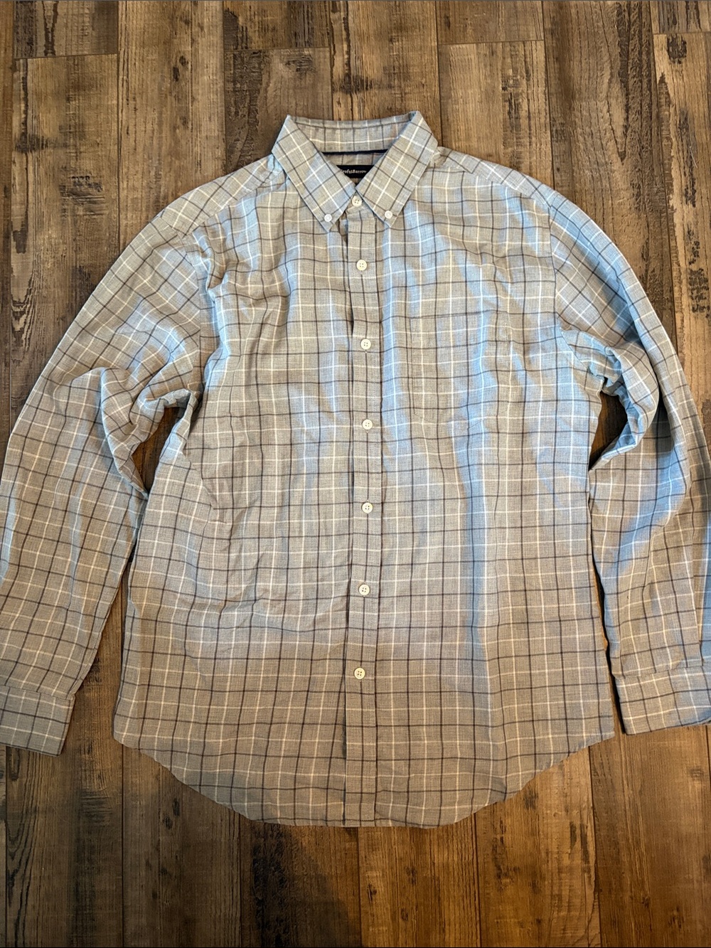 croft & barrow Gray and White Plaid Button-Down Shirt men’s
